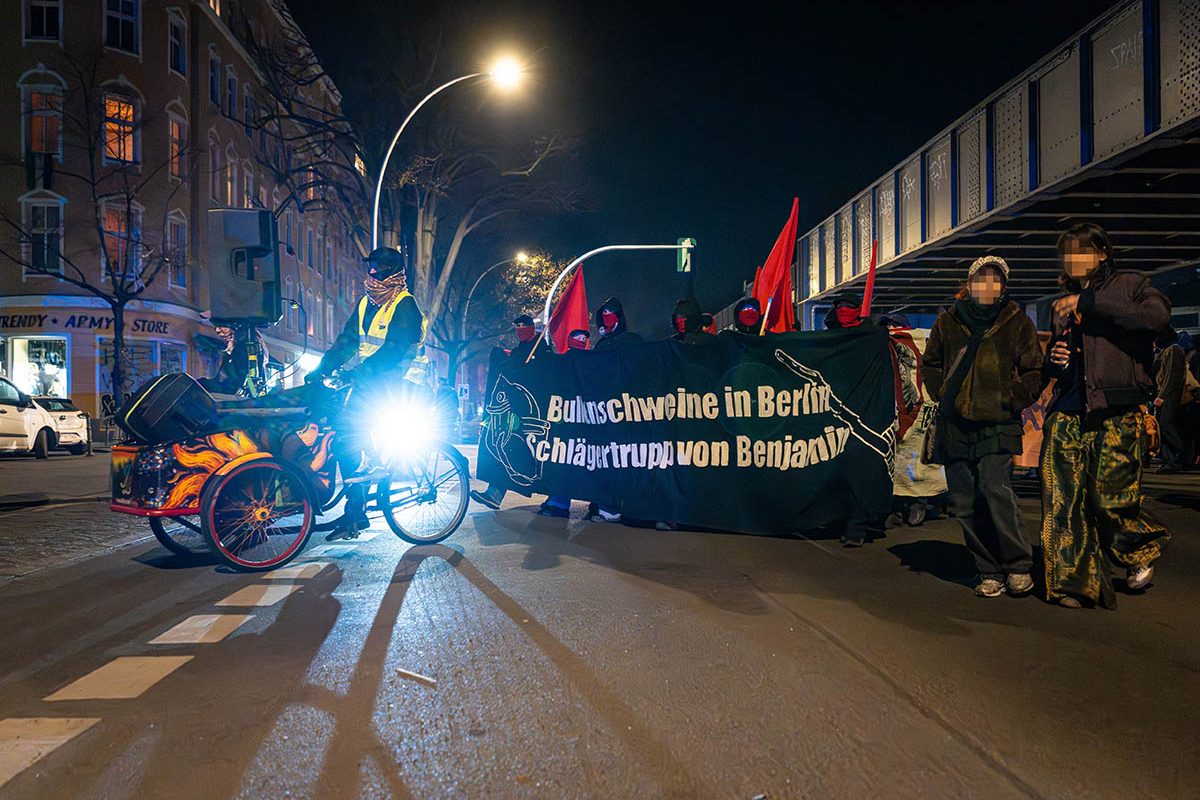 Queerfeministische Abenddemo zum Frauenkampftag: Array