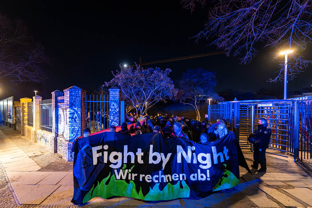 Queerfeministische Abenddemo zum Frauenkampftag: Array