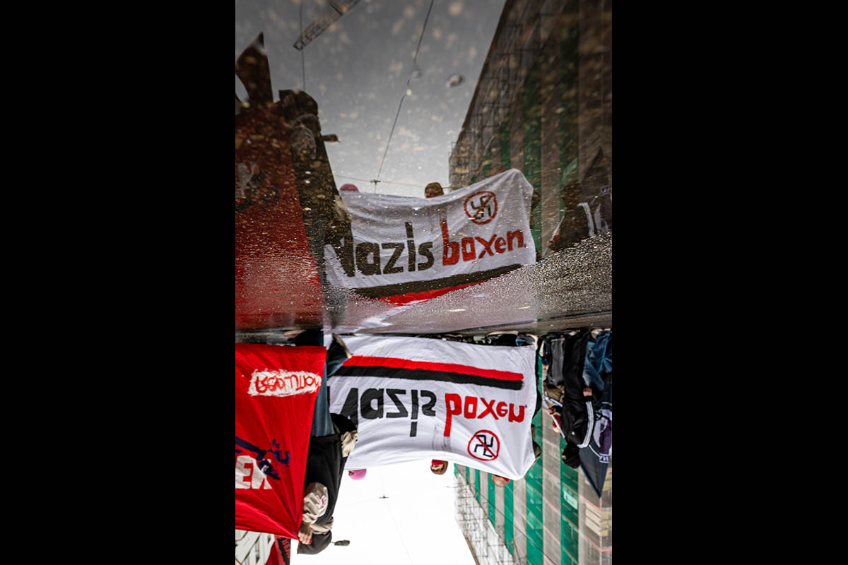 Antifa-Demo nach Nazi-Angriff in Friedrichshain: Array