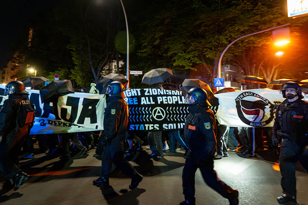 Chaotischer Erster Mai in Kreuzberg: 