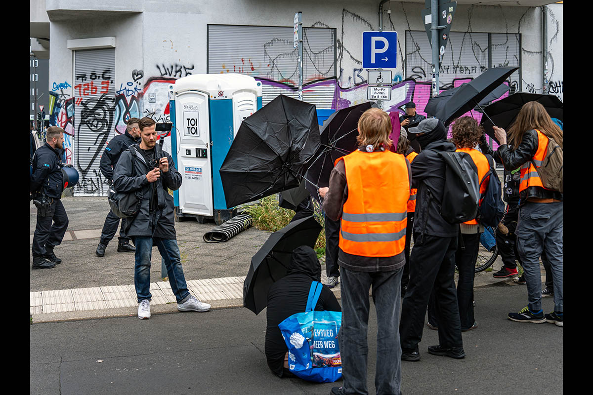 Demonstration gegen die digitale Aufrüstung der Polizei: Array