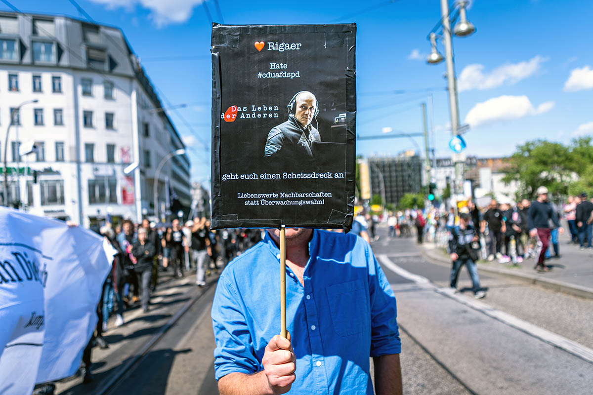 Demonstration gegen die digitale Aufrüstung der Polizei: Array