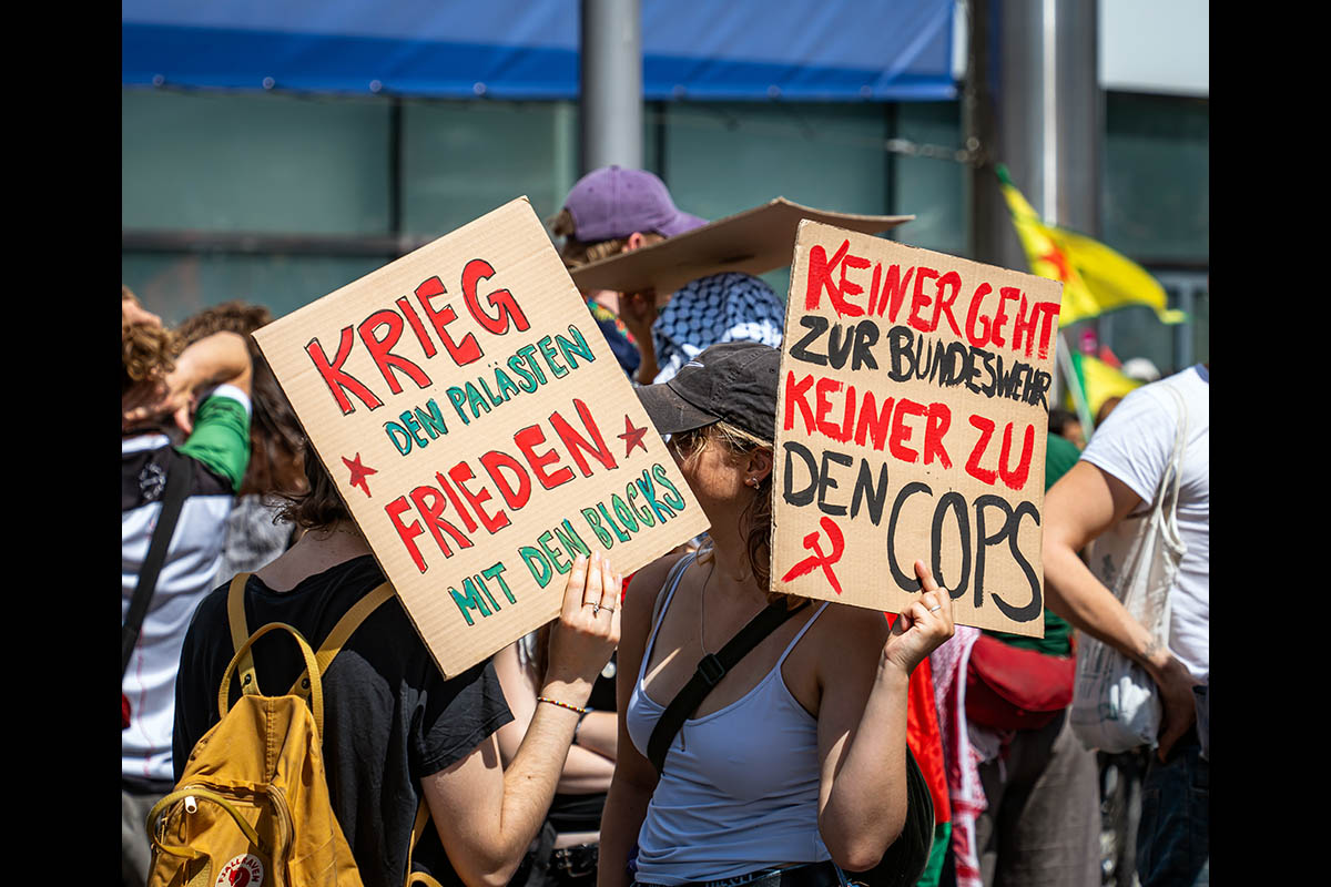Protest gegen Waffenfabrik im Wedding: 