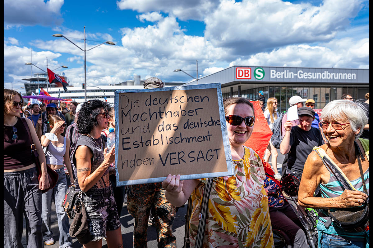 Protest gegen Waffenfabrik im Wedding: 