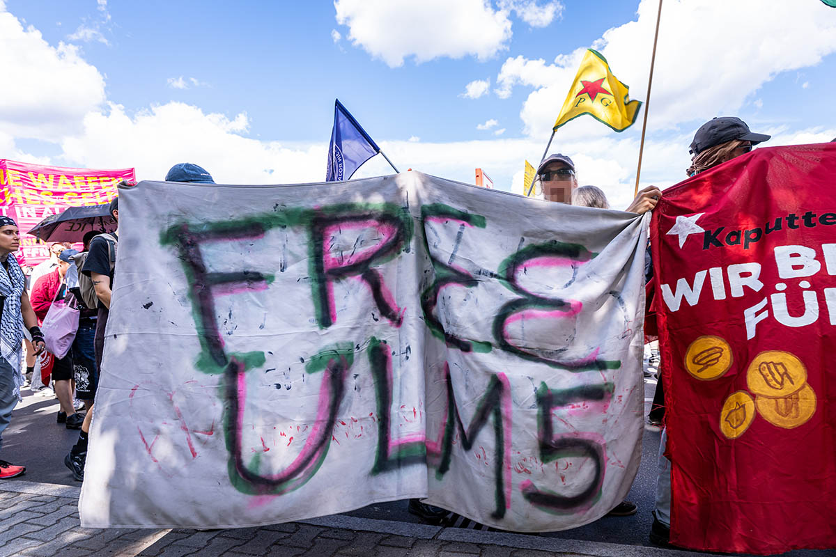 Protest gegen Waffenfabrik im Wedding: 