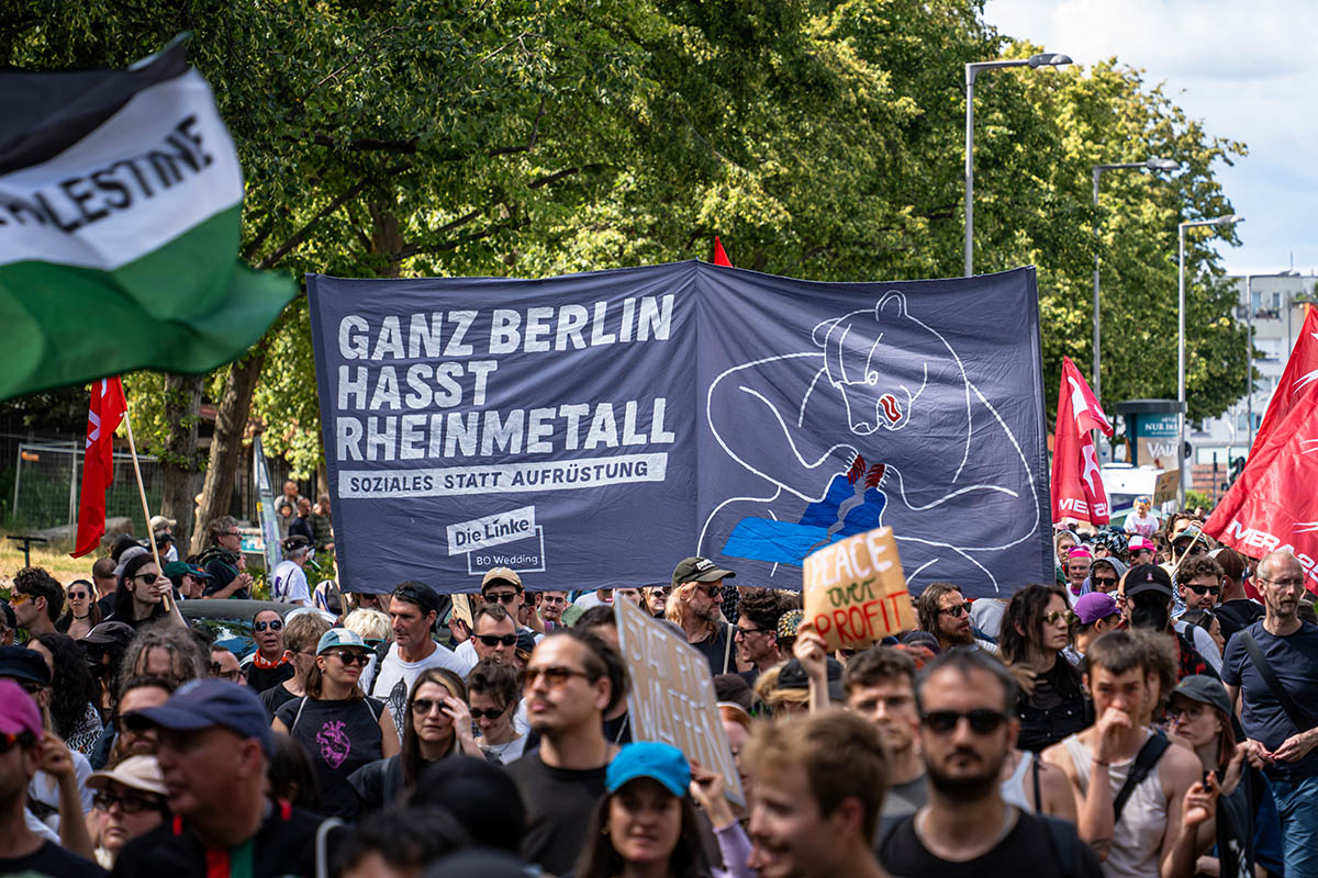 Protest gegen Waffenfabrik im Wedding: 