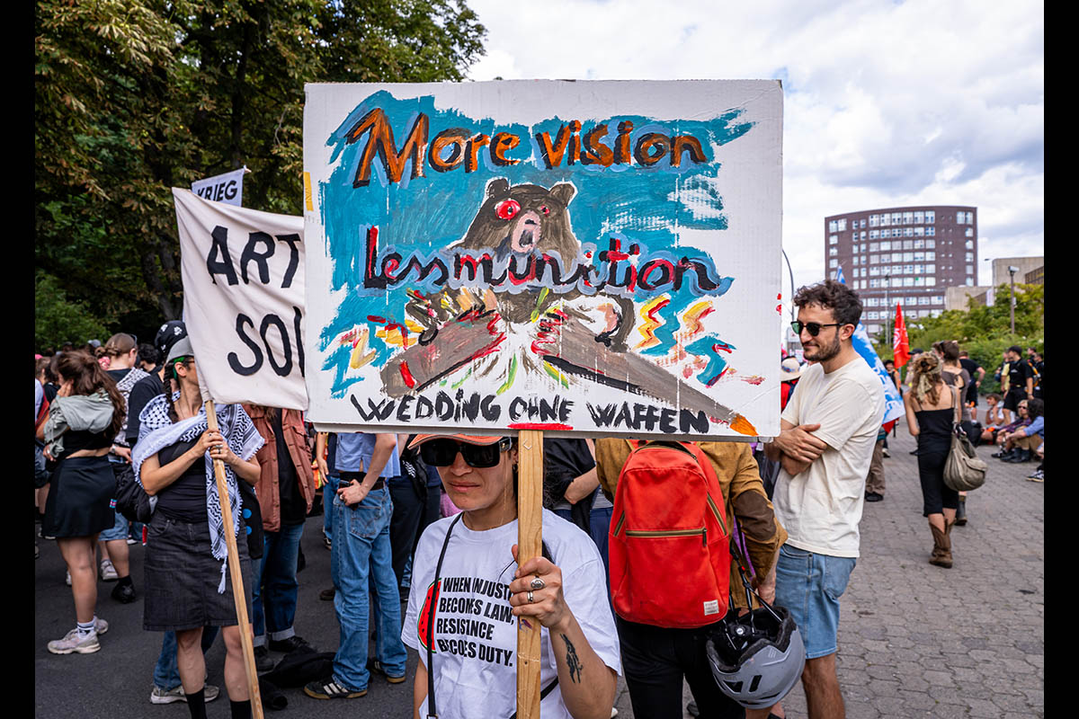 Protest gegen Waffenfabrik im Wedding: 