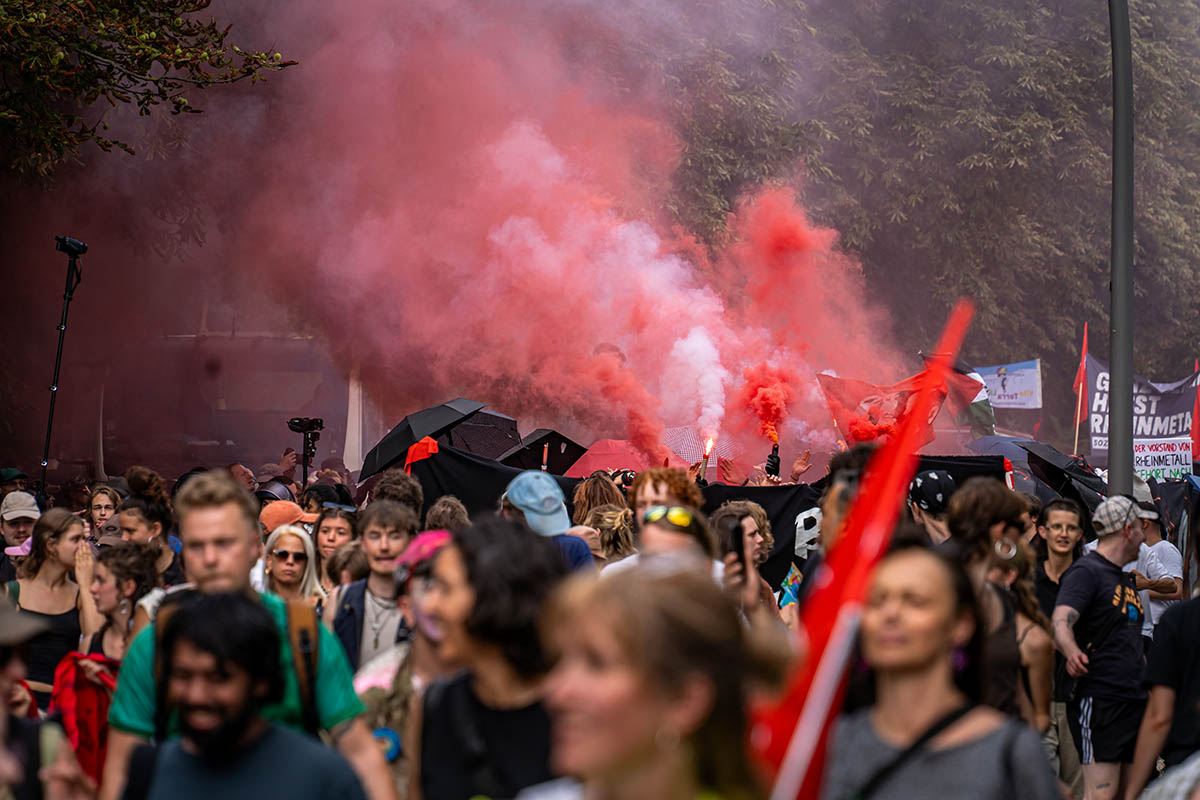 Protest gegen Waffenfabrik im Wedding: 