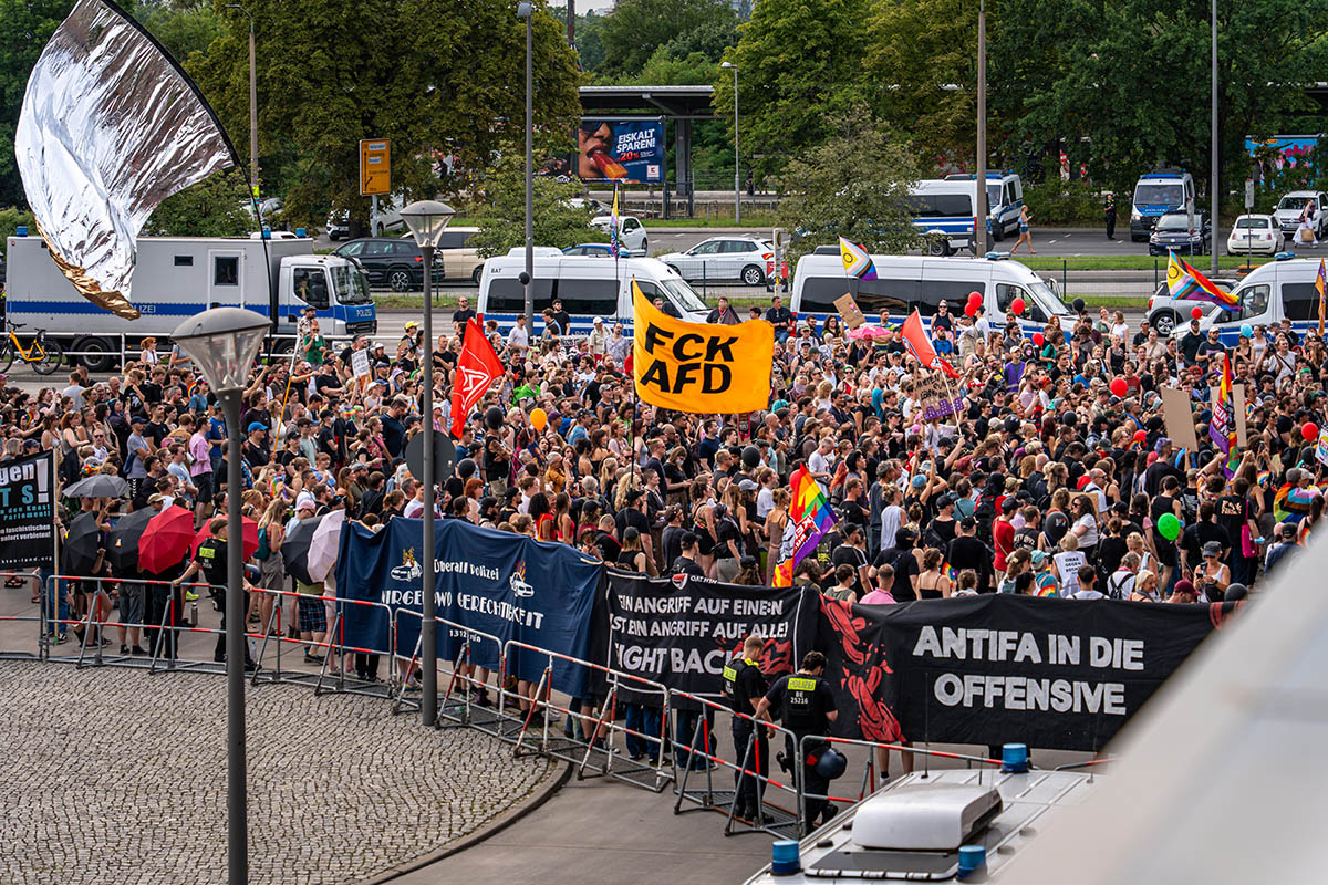 Protest gegen AfD-Wahlkampfstart in Marzahn: 