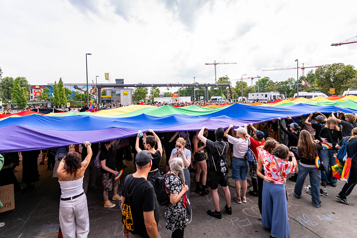 Protest gegen AfD-Wahlkampfstart in Marzahn: 