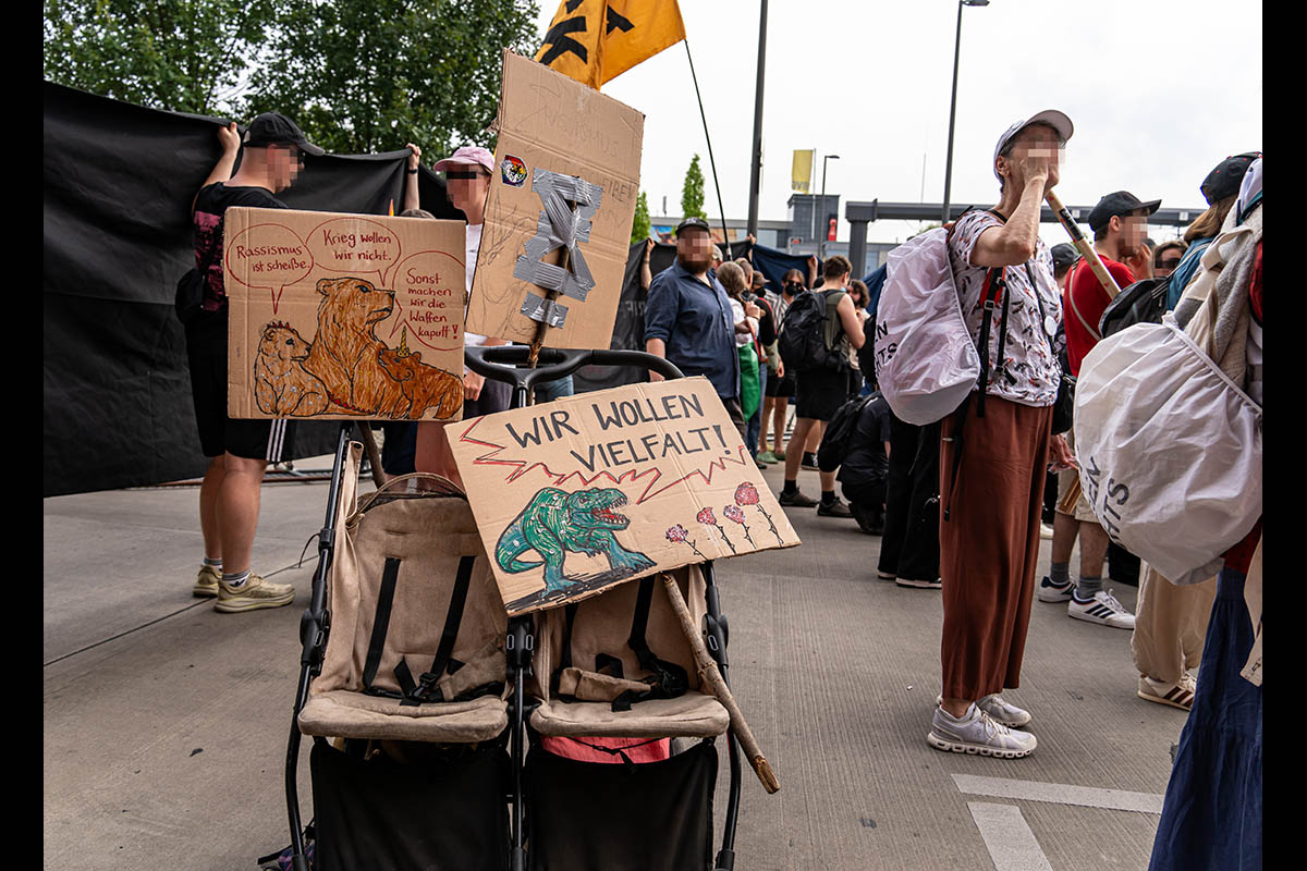 Protest gegen AfD-Wahlkampfstart in Marzahn: 