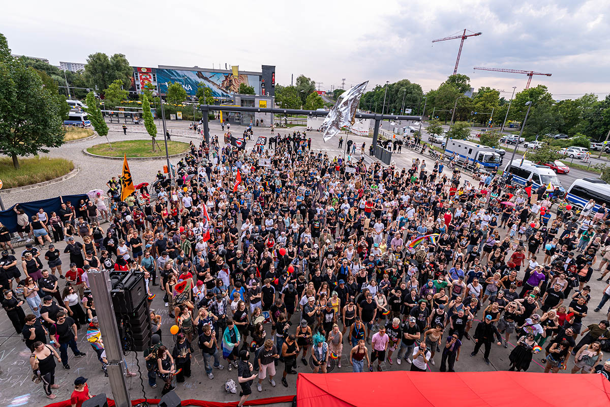 Protest gegen AfD-Wahlkampfstart in Marzahn: 