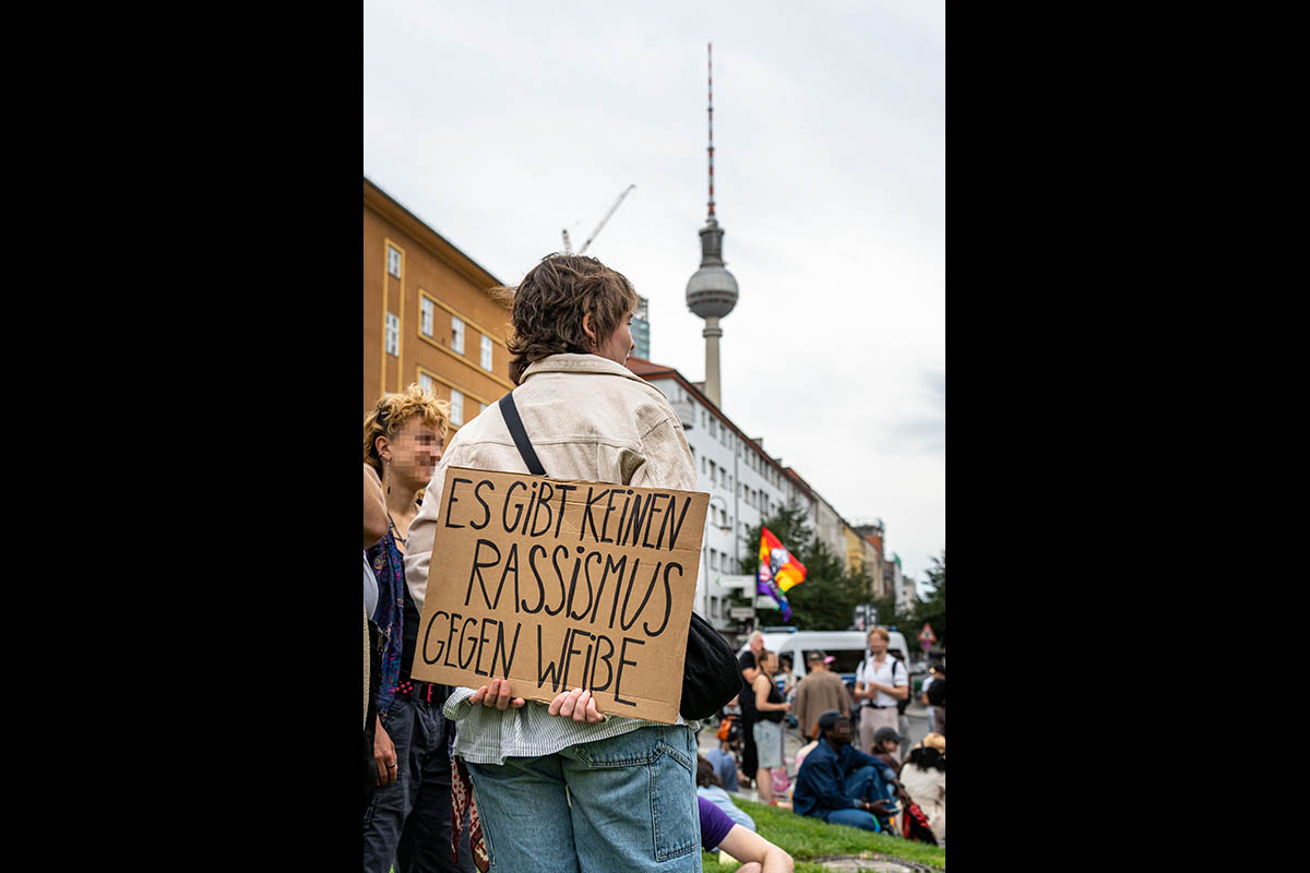 Black Lives Matter Kundgebung am Volksbad: Array