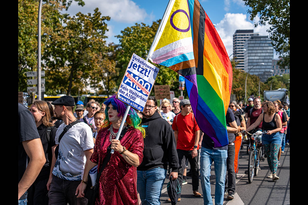 Zehntausende protestieren für wehrhafte Demokratie: 