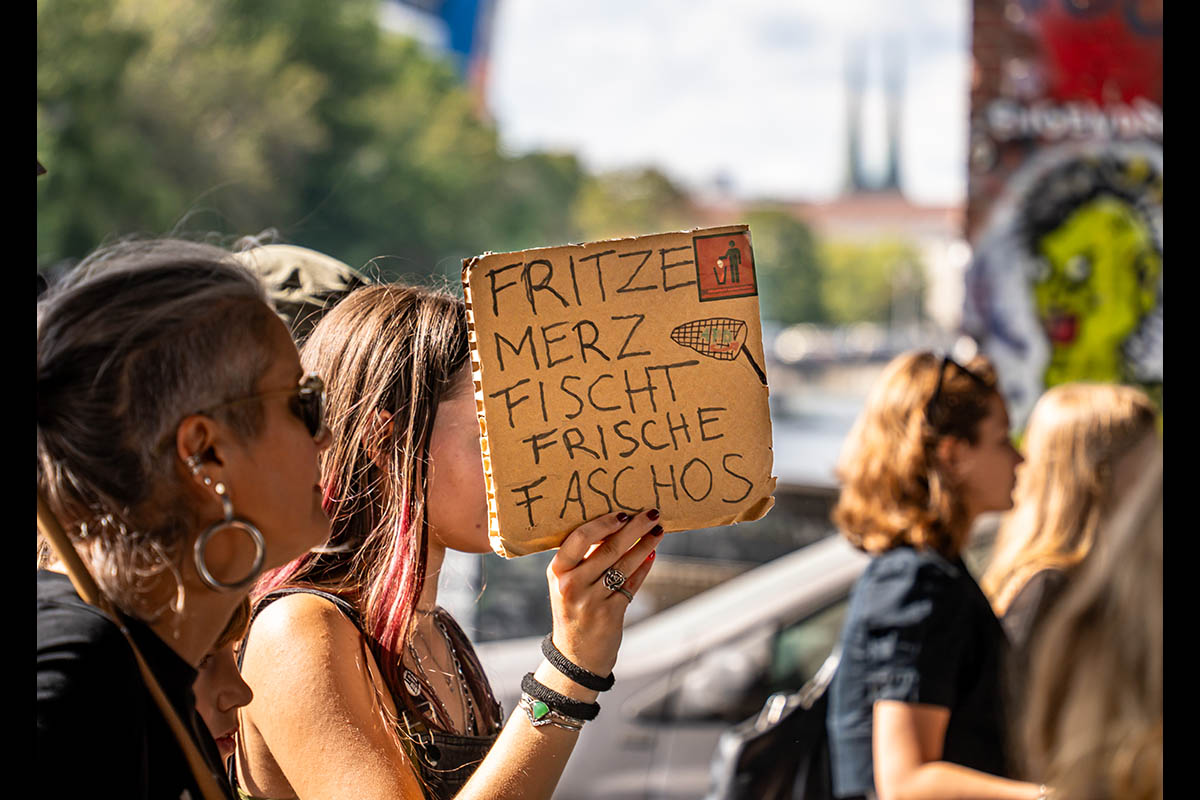 Zehntausende protestieren für wehrhafte Demokratie: 