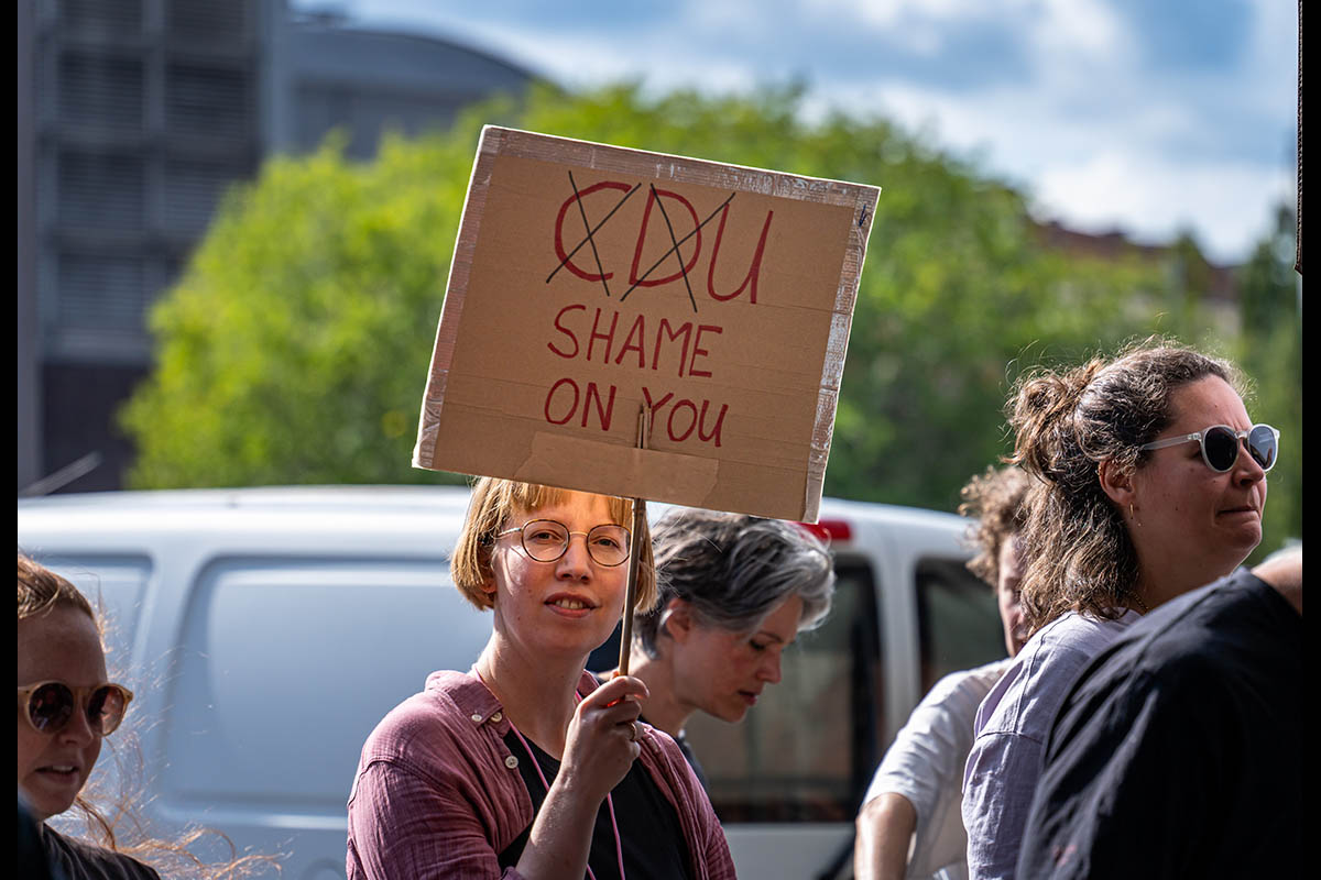 Zehntausende protestieren für wehrhafte Demokratie: 