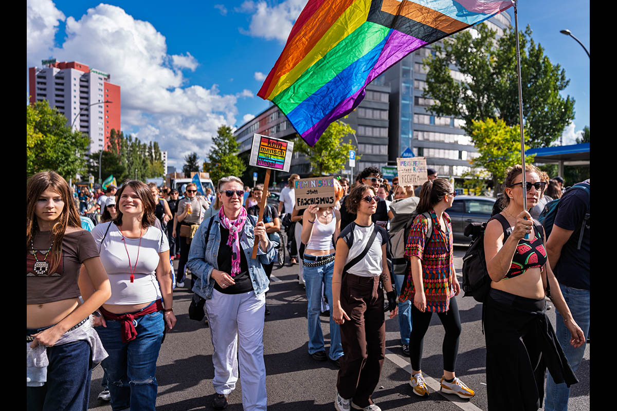 Zehntausende protestieren für wehrhafte Demokratie: 