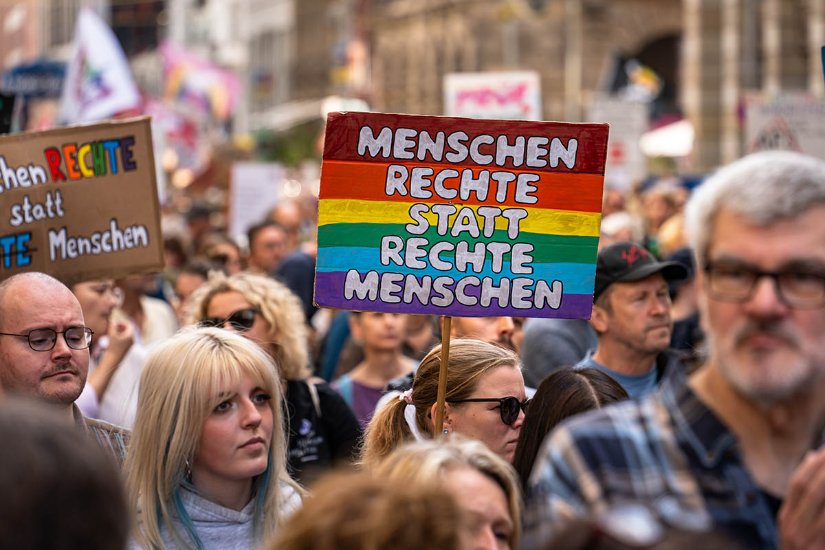 Zehntausende protestieren für wehrhafte Demokratie: 