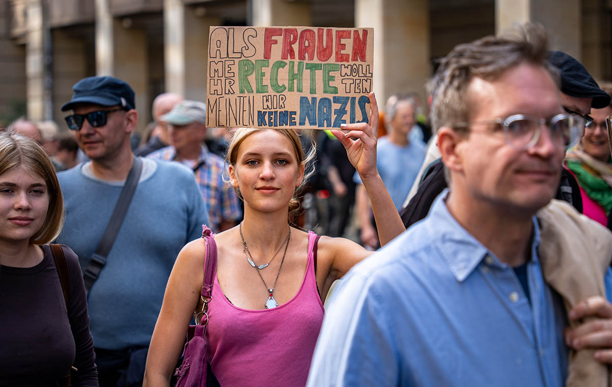 Zehntausende protestieren für wehrhafte Demokratie: 