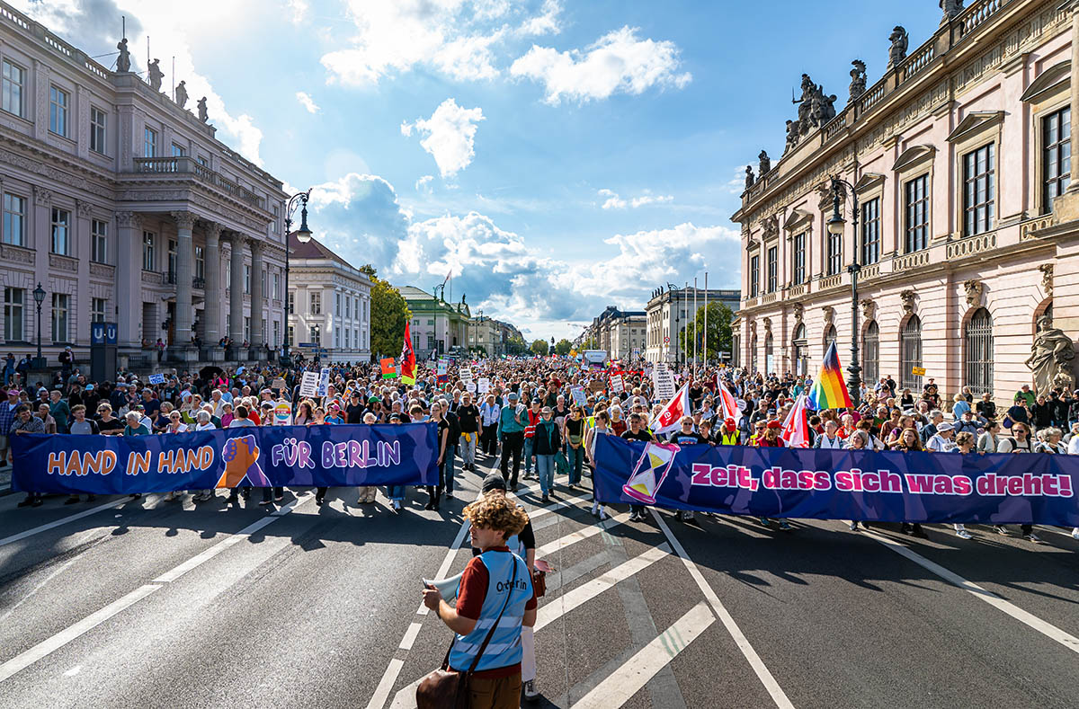 Zehntausende protestieren für wehrhafte Demokratie: 