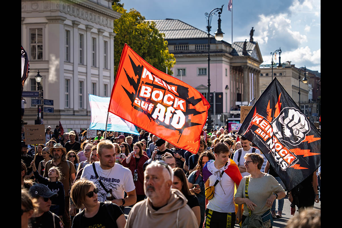Zehntausende protestieren für wehrhafte Demokratie: 