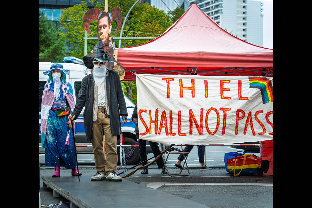 Protest gegen Springer-Demokratiepreis für Peter Thiel: 