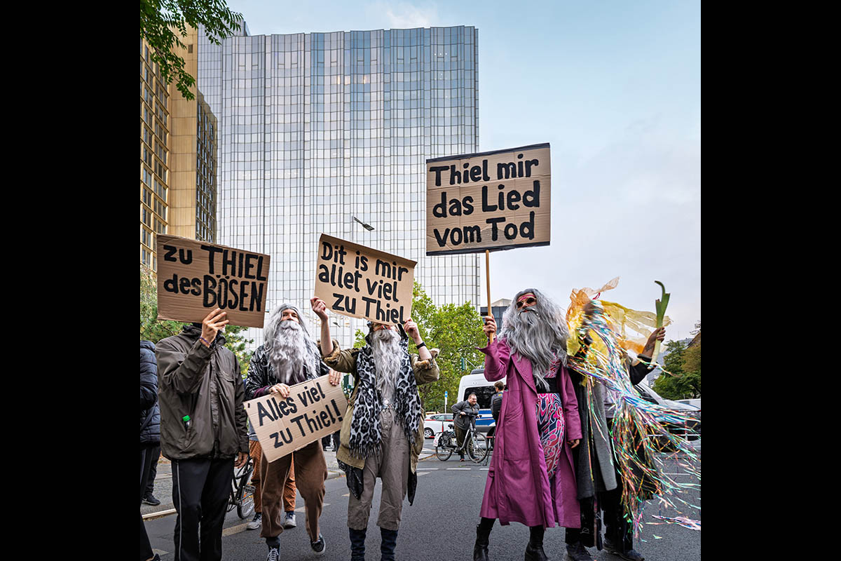 Protest gegen Springer-Demokratiepreis für Peter Thiel: 