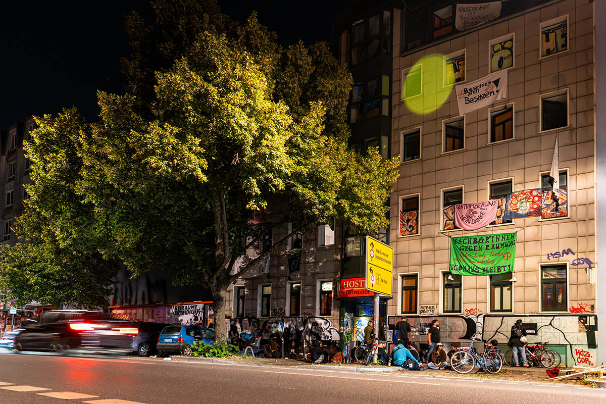 Hausbesetzung Georghof Friedrichshain: Array